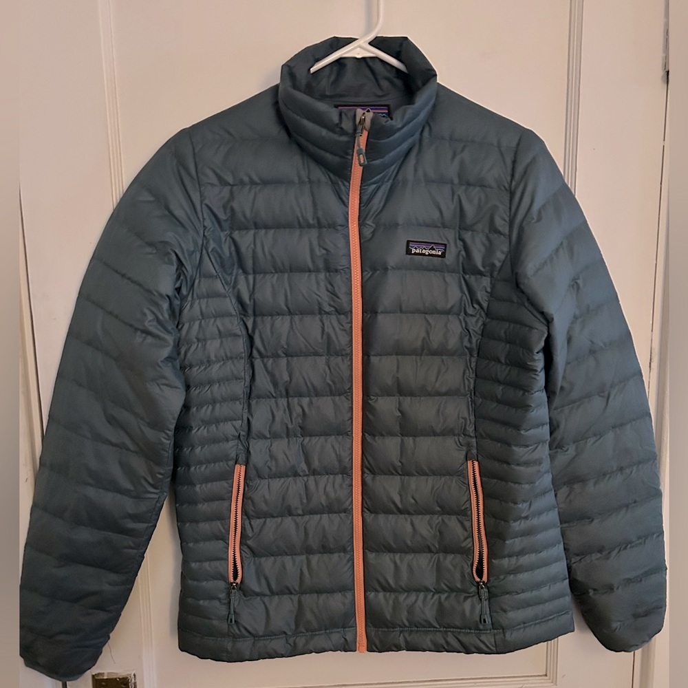 Patagonia women’s down sweater jacket